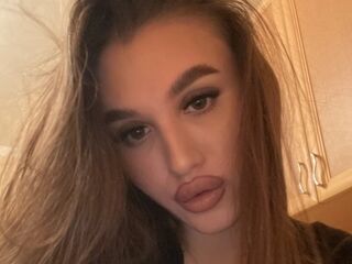 camslut topless KyraVictorine