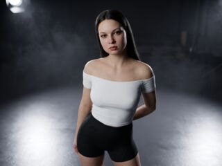 sexy webcam girl LeibeeThi