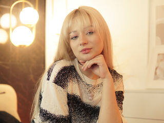 adult live cam LolaNewton