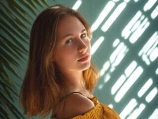 camgirl showing pussy LucettaHarder