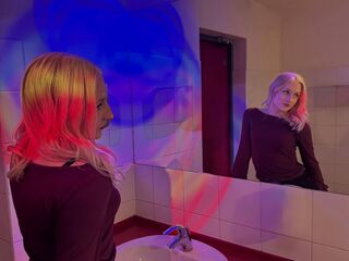 camgirl spreading pussy LucilleWiste