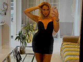 chatroom webcam pic LunaVeller