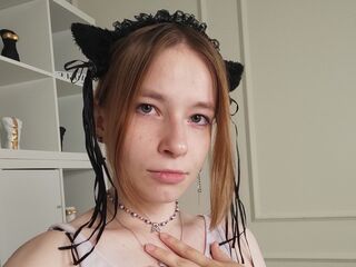 camgirl showing tits LynetteHeart