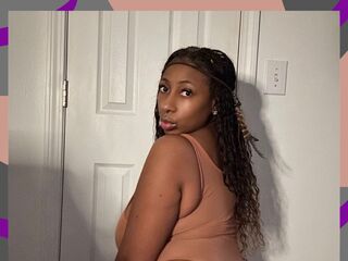 cam girl playing with sextoy MadamGlam