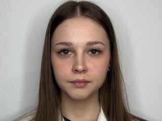 shaved pussy webcam MarandaHerzfeld