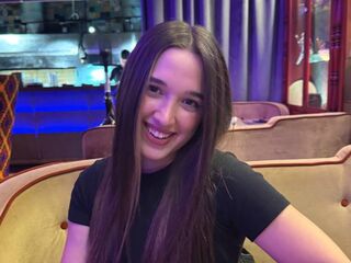 topless cam girl MaryamKeets