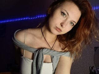 camgirl masturbating with sextoy MaudieTuttle