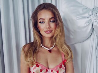 naked girl with webcam MayaGal