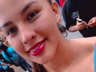 topless webcam girl MiaRosele