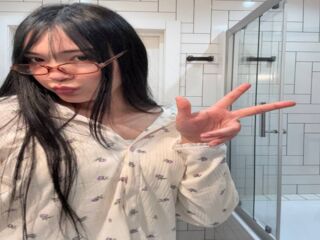 camgirl showing pussy MilaEva