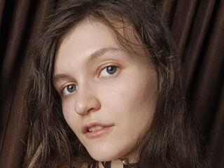 free nude live show MillieStrife