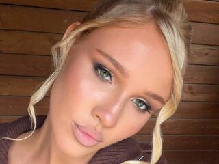 camgirl live porn NishaDegregorio