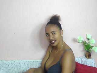 naughty camgirl masturbating with vibrator RavoLandricia