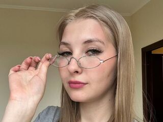 camgirl masturbating with sextoy RexellaHankin