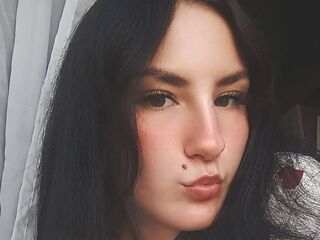 masturbating girl SadeLanden