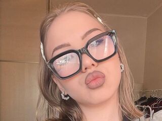 hot chat room SaraBaier