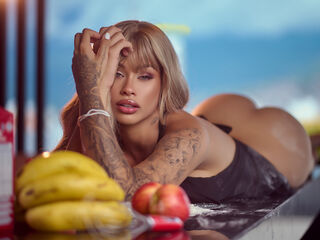 camgirl masturbating with sex toy ScarletThompsone