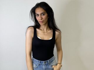 closeup webcam ShaniZwick