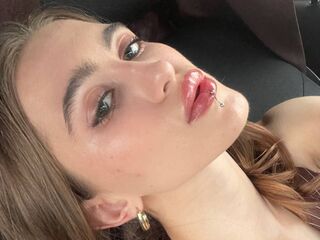 hot chatroom SilviaCoey