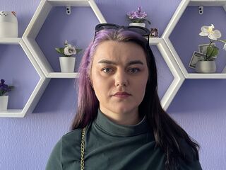 naughty cam girl fingering shaved pussy SofiRian