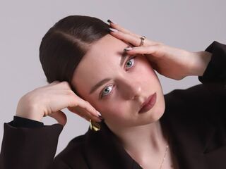 camgirl playing with dildo SophiaCurlam