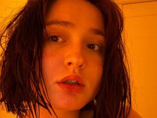 naughty cam girl masturbating SudieBattista