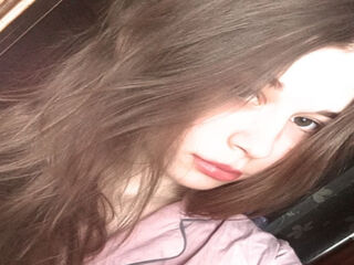 girl TinishaDubbert