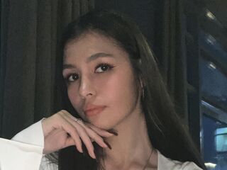 topless webcam girl TreasaWurz