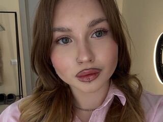 naked cam girl masturbating with vibrator VernitaErmita