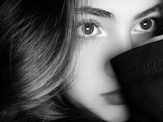 naughty cam girl fingering pussy VickyToure