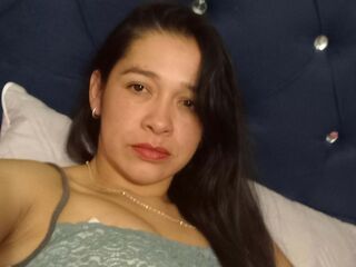 cam show VictoriaCruzL