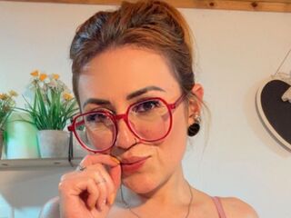 cam girl masturbating with dildo VictoriaFalon