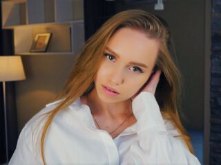 cam girl masturbating with vibrator WilonaFurr