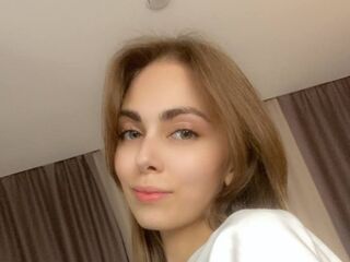 camgirl playing with sextoy WiloneBown