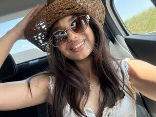 free chat YasmineHart